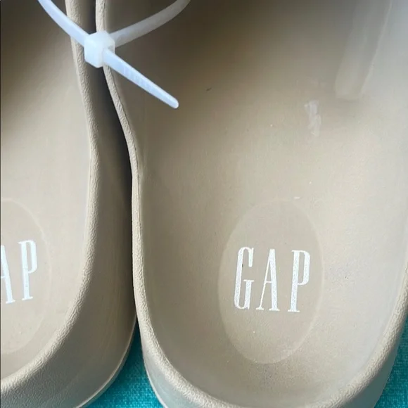 GAP Beige Flats & Loafers - Picture 2 of 7